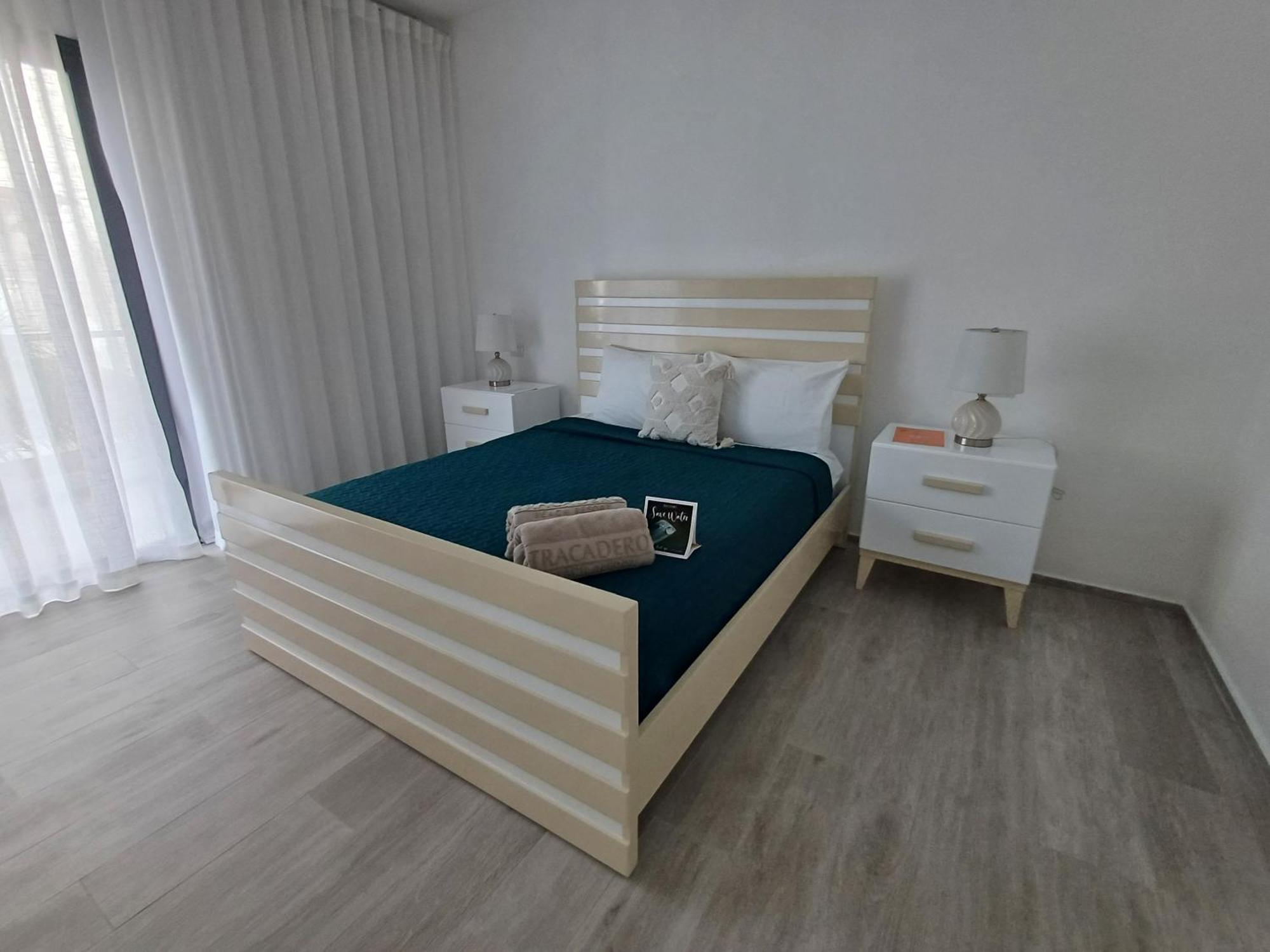 Tracadero Beach Club & Holidays Rentals Байяибе Номер фото